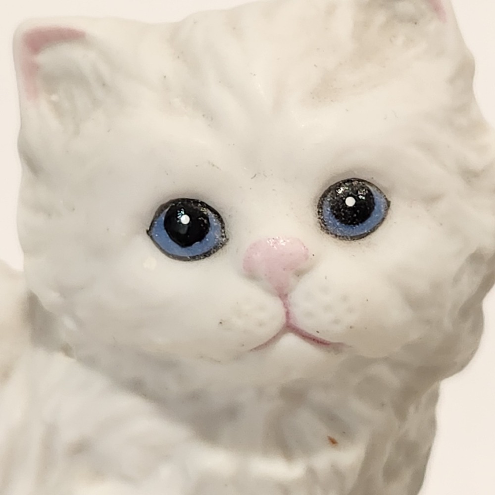 Pair Vintage Homco White Kittens Cat Figurines W/ Blue Eyes Taiwan 1970s Cute - Picture 2 of 16